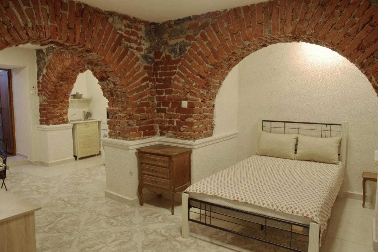 Interhost Guest Rooms And Apartments โซเฟีย ภายนอก รูปภาพ