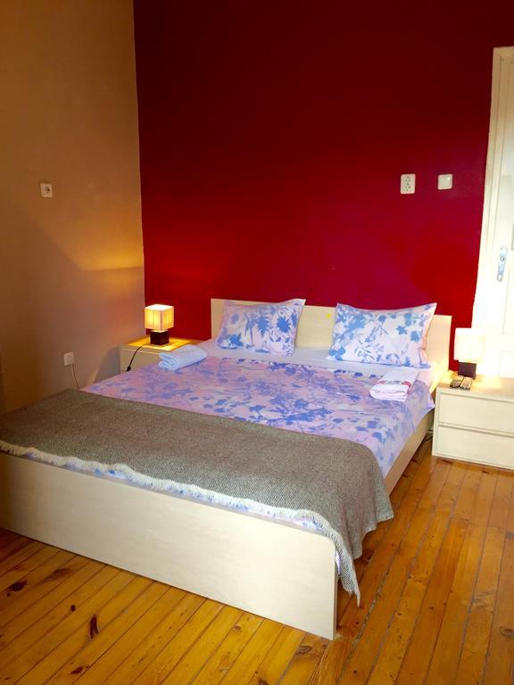 Interhost Guest Rooms And Apartments โซเฟีย ภายนอก รูปภาพ