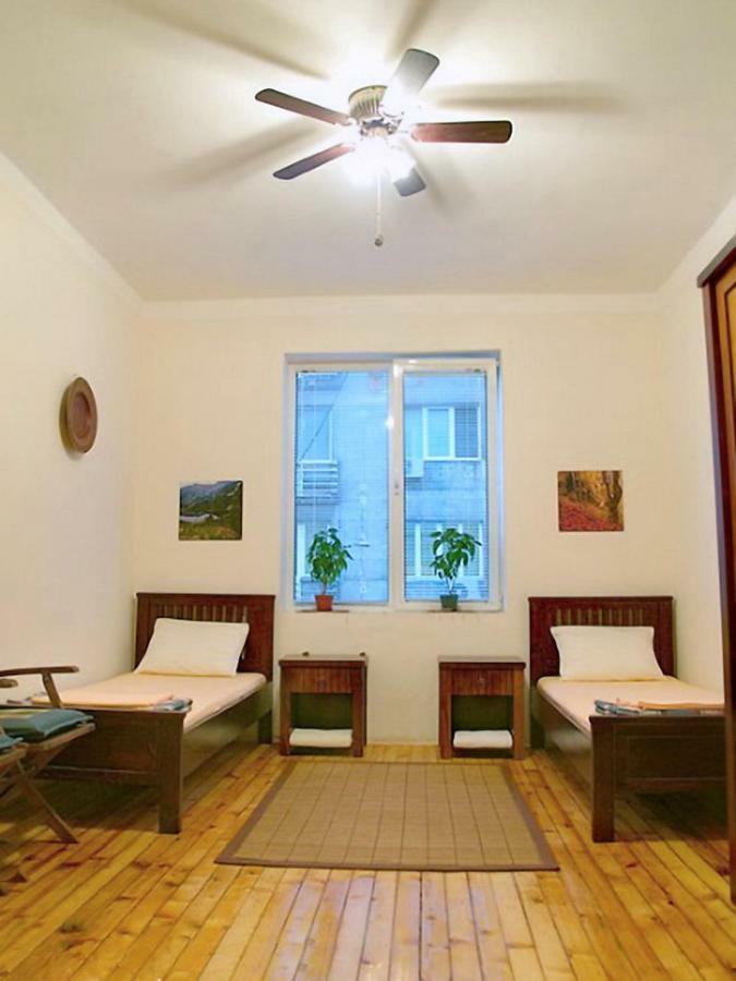 Interhost Guest Rooms And Apartments โซเฟีย ภายนอก รูปภาพ