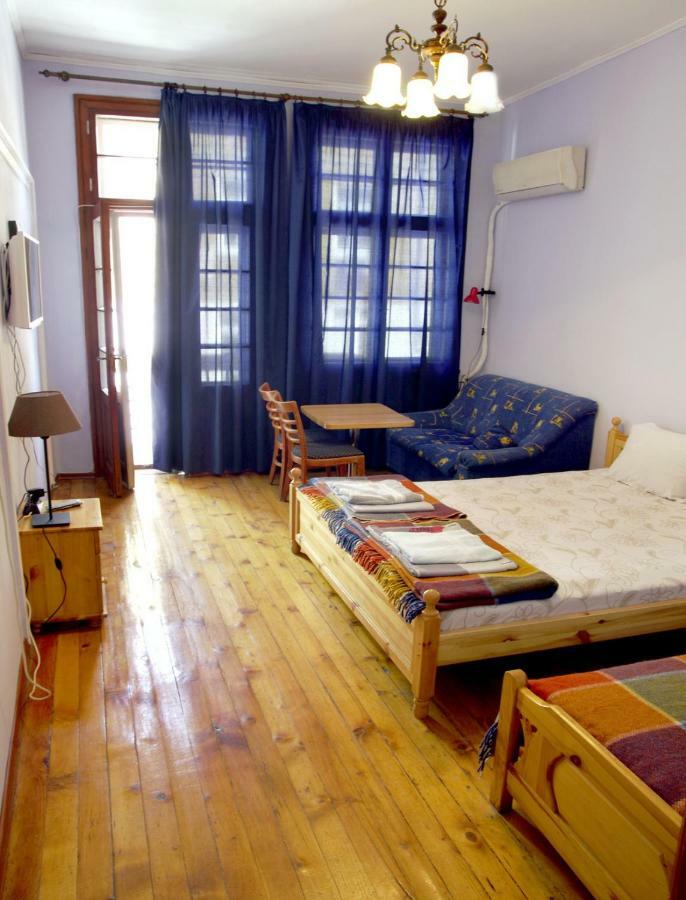 Interhost Guest Rooms And Apartments โซเฟีย ภายนอก รูปภาพ